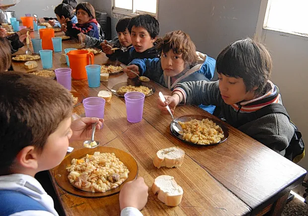 Comedores barriales al borde del colapso: “La carne es un lujo y hasta el pollo se volvió inaccesible”