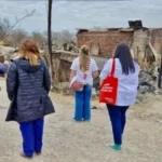 Se refuerza la asistencia sanitaria a vecinos afectados por el incendio en 20 de Junio