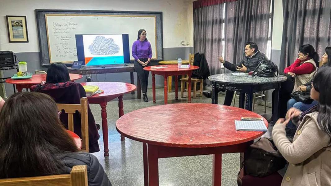 Capacitan a docentes sobre delitos contra la integridad sexual en escuelas de zona sur