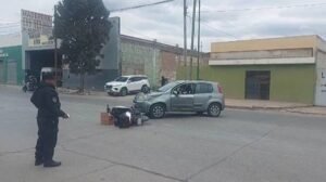 ACCIDENTE EN ARTIGAS E IRIGOYEN: MOTOCICLISTA SIN GRAVEDAD