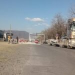 RETIRAN LAS ESTRUCTURAS DE LOS ARCOS QUE ESTABAN SOBRE LA AV. DEL CARNAVAL