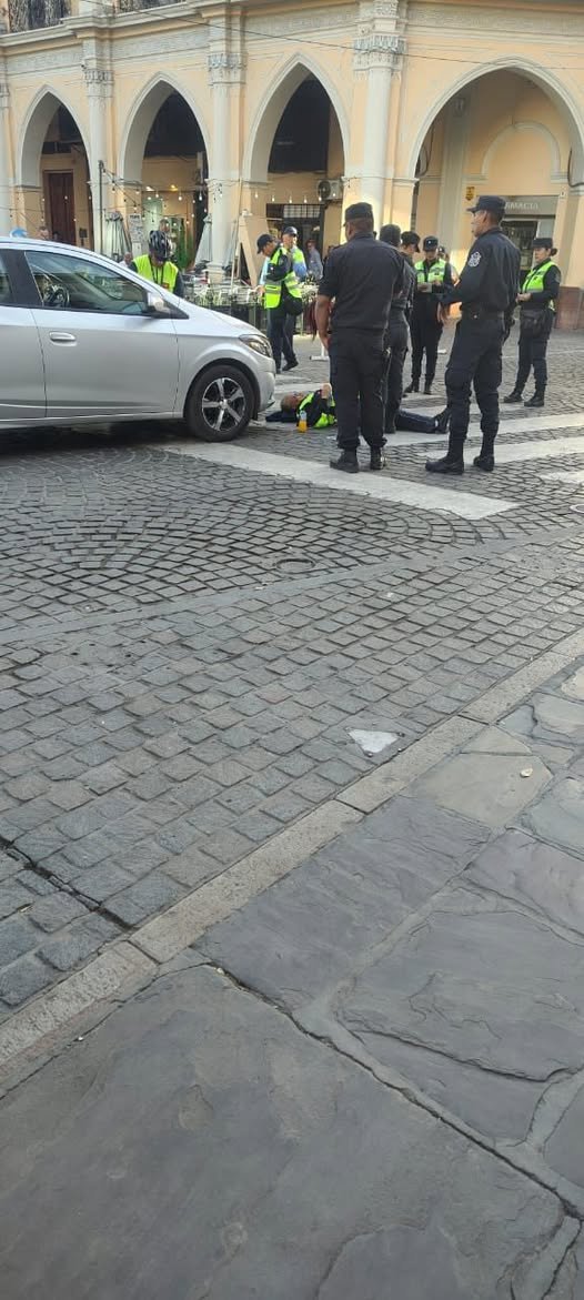 POLICÍA DE TRÁNSITO ATROPELLADO!!!