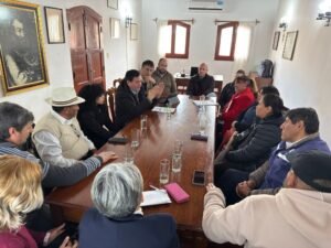 𝗟𝗮 𝗠𝘂𝗻𝗶𝗰𝗶𝗽𝗮𝗹𝗶𝗱𝗮𝗱 𝗱𝗲 𝗖𝗲𝗿𝗿𝗶𝗹𝗹𝗼𝘀 𝗽𝗿𝗲𝘀𝗲𝗻𝘁ó 𝘂𝗻𝗮 𝗼𝗳𝗲𝗿𝘁𝗮 𝘀𝗮𝗹𝗮𝗿𝗶𝗮𝗹 𝗽𝗮𝗿𝗮 𝗹𝗼𝘀 𝗲𝗺𝗽𝗹𝗲𝗮𝗱𝗼𝘀 𝗺𝘂𝗻𝗶𝗰𝗶𝗽𝗮𝗹𝗲𝘀 𝘆 𝗲𝗹 𝗽𝗮𝗴𝗼 𝗱𝗲 𝘂𝗻 𝗯𝗼𝗻𝗼