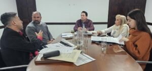 Analizan una iniciativa que propone incorporar plástico reciclado a la mezcla asfáltica