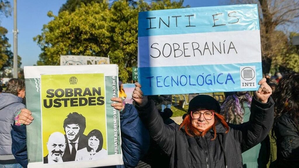 “El INTI no se toca”: trabajadores marchan al Congreso contra el «desmantelamiento»