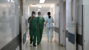 Cirugía inédita en el Hospital San Bernardo: Reconstruyeron la tráquea de una paciente quemada en incendio