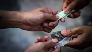 Tras una denuncia web se desbarató una boca de expendió de droga en Capital