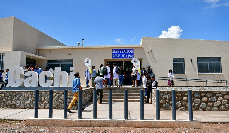 Sáenz inauguró la primera escuela técnica de Cachi