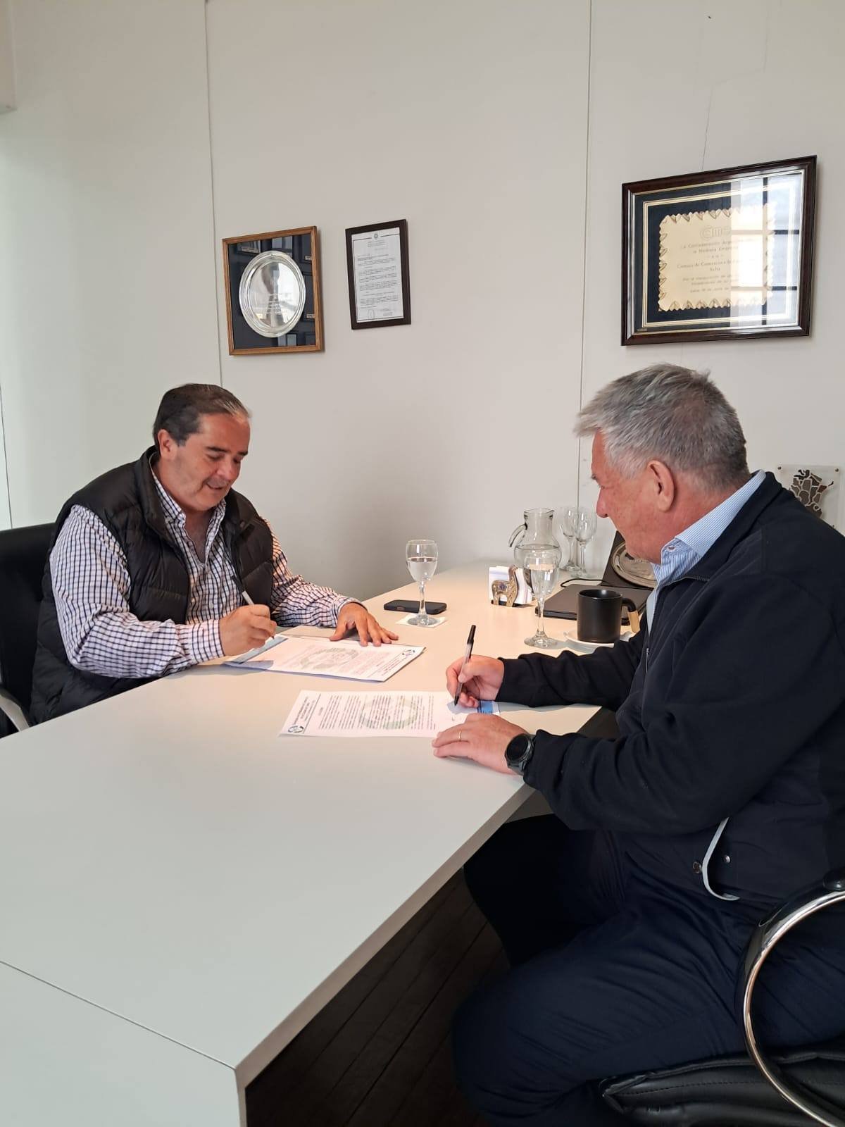 MILAGRO 2025: LA CÁMARA DE COMERCIO Y EL SINDICATO DE EMPLEADOS DE COMERCIO ACORDARON QUE EL DÍA DE LA PROCESIÓN, LOS COMERCIOS TRABAJARÁN HASTA LAS 14 HS