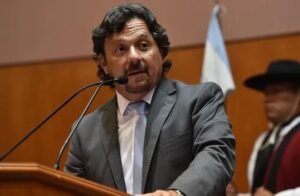 SÁENZ PIDIÓ A NACIÓN SUSPENDER LOS PLANES A EXTRANJEROS Y DESTINAR LOS FONDOS A JUBILADOS Y DISCAPACITADOS