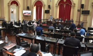 Con críticas a Nación, senadores homenajearon a los docentes en su día