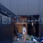 Se prendió fuego un local en refacción en Tres Cerritos