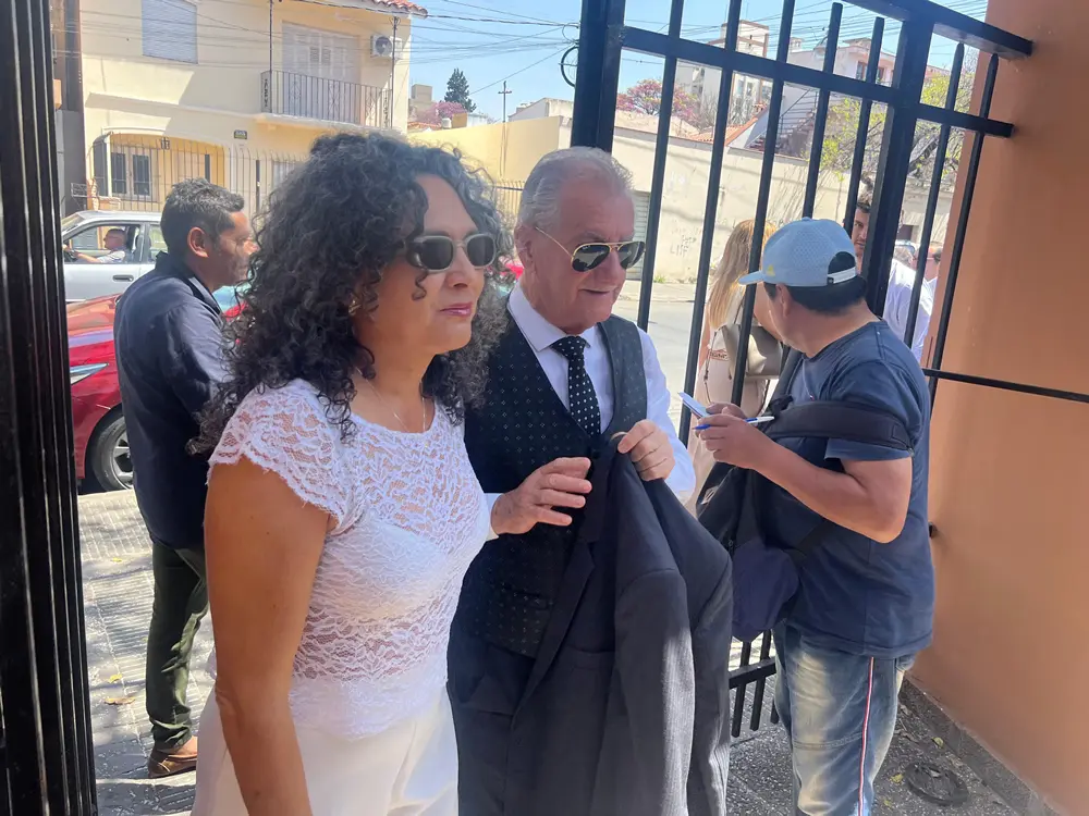 Boda íntima y emotiva: Marocco y Alejandra sellaron su amor en el Registro Civil