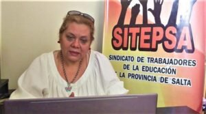 Docentes cuestionan resolución del Gobierno: “Es una burla invitarnos a cantar el Himno de la Alegría”