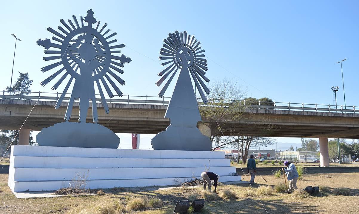 Fiesta del Milagro: construyen nueva caminería en la rotonda del Peregrino