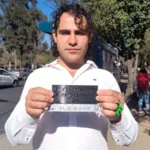 El municipio coloca 100 placas en Braille en las paradas de colectivos