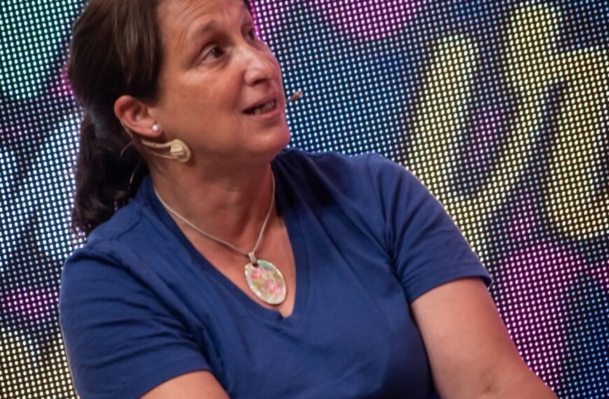 Incendio en Colonia Santa Rosa: una familia perdió todo y recibió asistencia inmediata