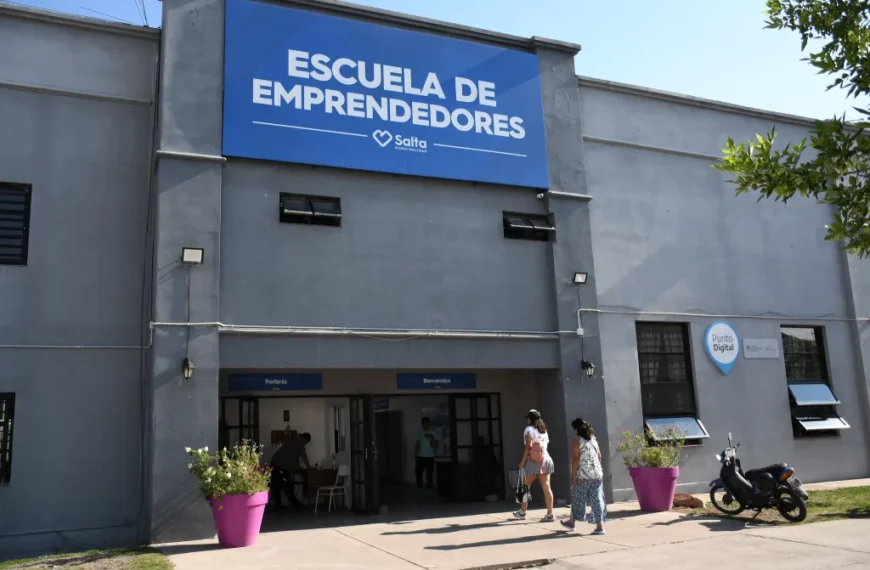 El municipio ofrece capacitaciones para fortalecer perfiles laborales y proyectos
