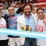 El Gobernador inauguró un piso flotante profesional en el Complejo Deportivo de Metán