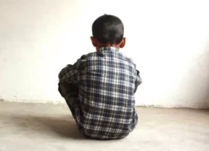 Buscan familia adoptante para un niño de dos años