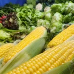 Estos son los precios de frutas y verduras en el mercado San Miguel de cara a fin de año