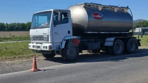 Tras un impactante accidente un motociclista perdió ambas piernas