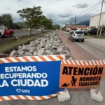 Ejecutan la renovación de la calzada en la colectora de la avenida Tavella