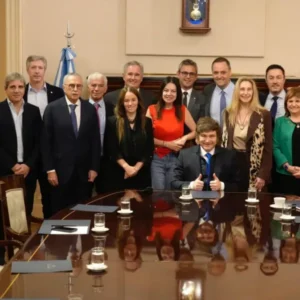 Milei encabezó su primera reunión con el nuevo Gabinete en Casa Rosada