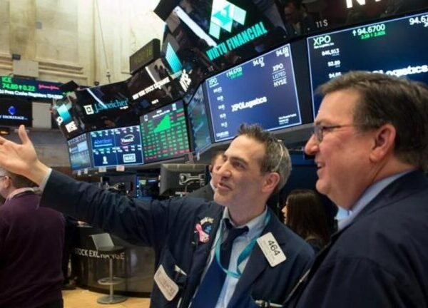 El riesgo país perfora la barrera de los 600 puntos básicos y vuelve a valores que no se veían desde enero