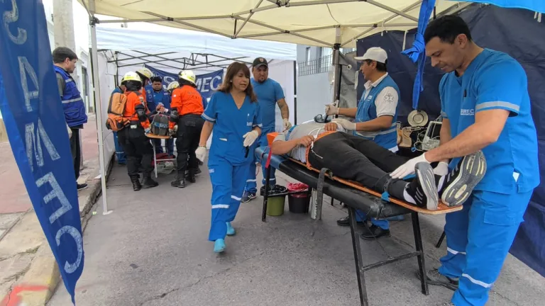 Casi 5 mil personas participaron de un simulacro simultáneo en colegios del centro