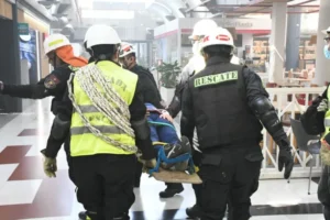 Con participación de empleados y público se llevó a cabo un simulacro en el Alto Noa