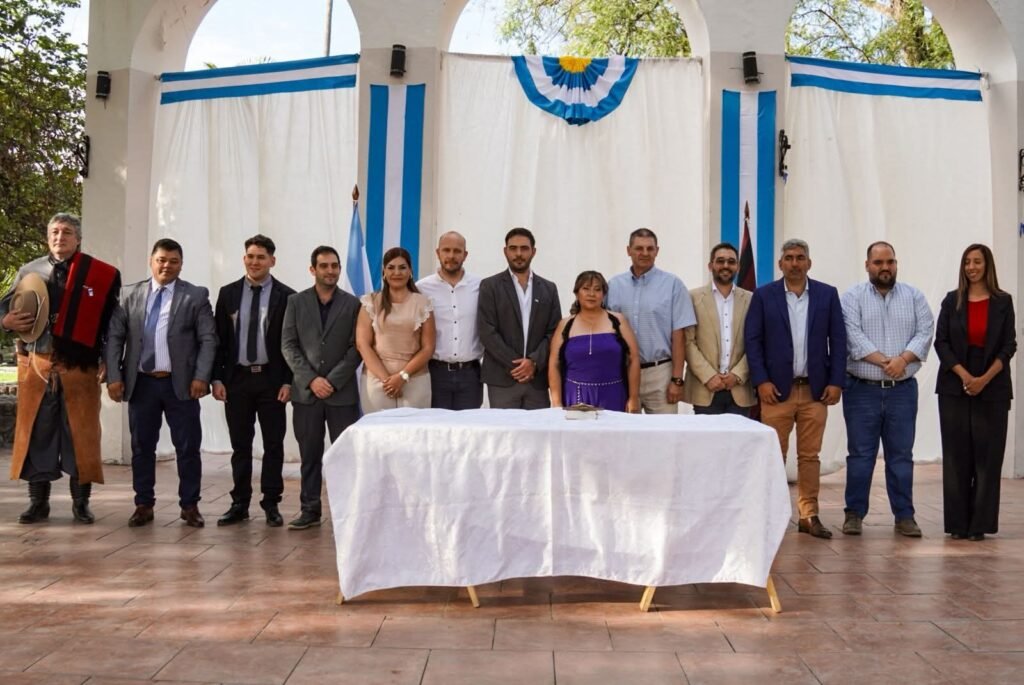 CERRILLOS: ASUMIERON LOS NUEVOS CONCEJALES Y EL EJECUTIVO RATIFICÓ SU COMPROMISO CON LOS VECINOS