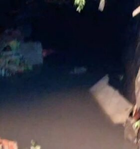 Policias y Bomberos Voluntarios asistieron a damnificados por el temporal