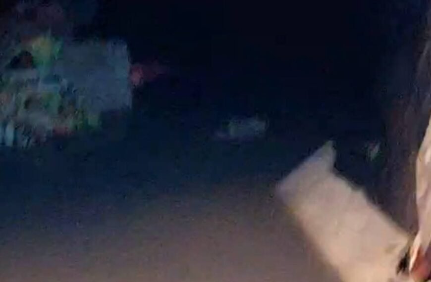 Policias y Bomberos Voluntarios asistieron a damnificados por el temporal