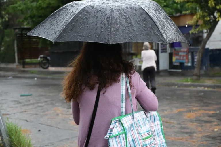 Piden extremar cuidados esta noche por alerta meteorológico
