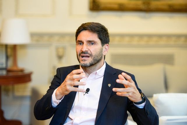 Pullaro anunció que el salario básico para la policía será $1.350.000 y habló de una campaña de desprestigio