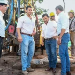 El gobernador Sáenz supervisó la perforacion de un pozo de agua en Tartagal