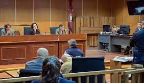 Juzgan a un abogado por defraudación,abuso de firma en blanco y estafa en grado de tentativa