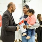 Cerrillos: El Intendente Borelli junto al IPV entregaron escrituras a vecinos de barrios del municipio