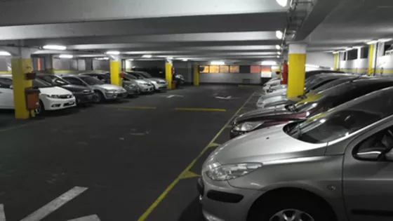 Playas de estacionamiento: Defensa del Consumidor informa cómo actuar ante daños o robos de vehículos