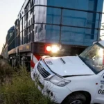 Choque de una formaciĂłn del tren San MartĂn con un camiĂłn