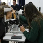 Vecinos de zona sur se sumaron a la evaluaciĂłn y detecciĂłn de cataratas