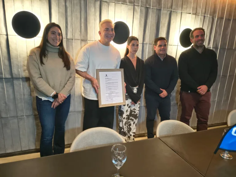 El municipio distinguió a “Abre Tus Alas”, el espectáculo de Flavio Mendoza