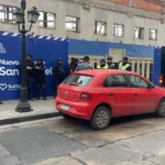 Totalmente alcoholizado manejó por las calles de Salta, llevó a su hijo a la escuela y se durmió al volante