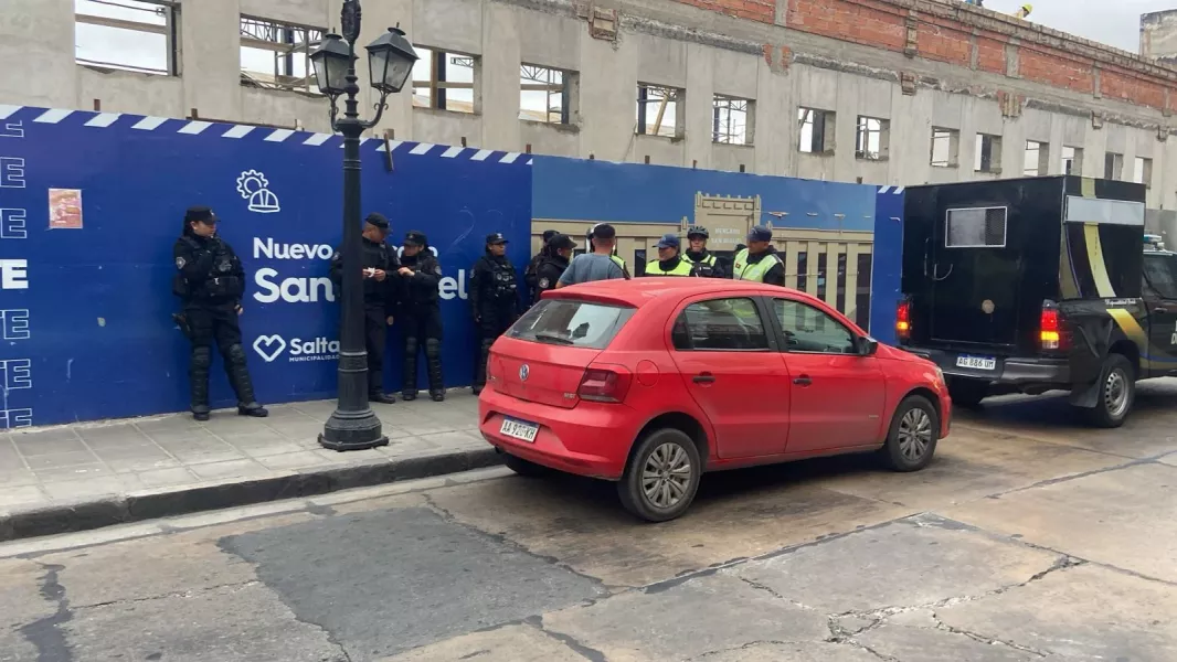 Totalmente alcoholizado manejó por las calles de Salta, llevó a su hijo a la escuela y se durmió al volante