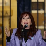 Cristina presentó un recurso de queja ante la Corte para frenar el embargo de los bienes de sus hijos