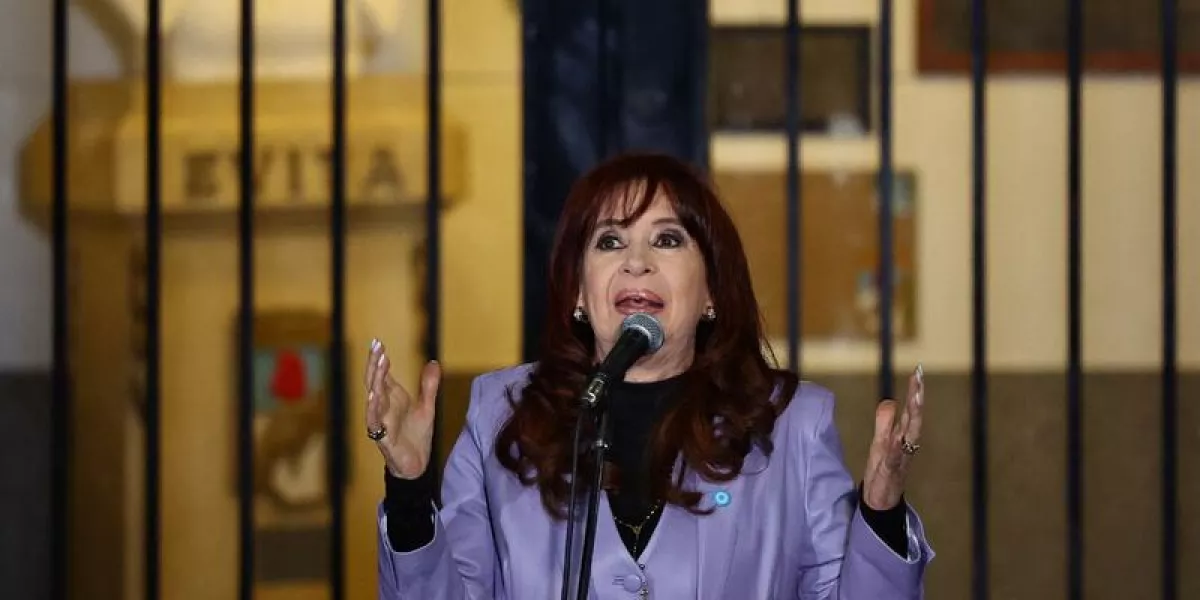 Cristina presentó un recurso de queja ante la Corte para frenar el embargo de los bienes de sus hijos