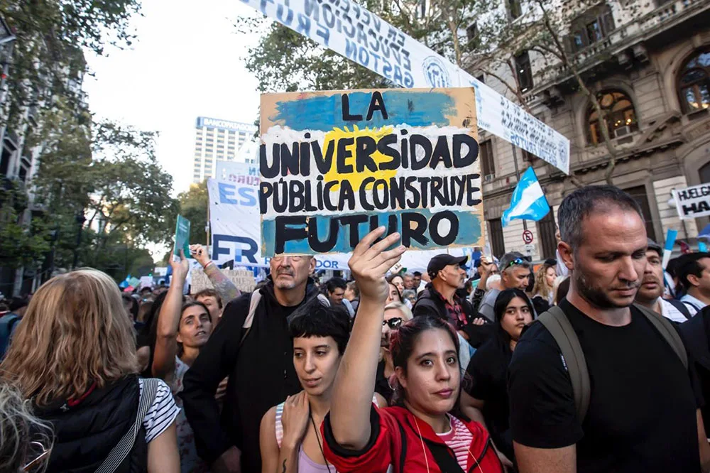 El Gobierno llegó a un acuerdo salarial y presupuestario con las universidades