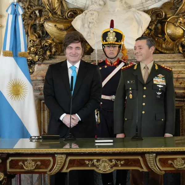 Aumentos para el personal militar por títulos académicos