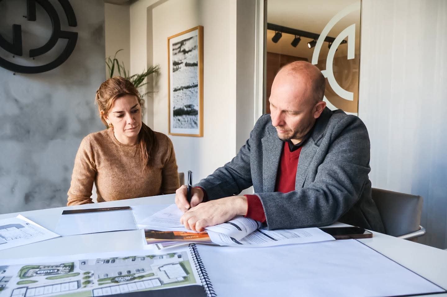 𝗘𝗹 𝗶𝗻𝘁𝗲𝗻𝗱𝗲𝗻𝘁𝗲 𝗕𝗼𝗿𝗲𝗹𝗹𝗶 𝗳𝗶𝗿𝗺ó 𝘂𝗻 𝗰𝗼𝗻𝘃𝗲𝗻𝗶𝗼 𝗽𝗮𝗿𝗮 𝗹𝗮 𝗰𝗼𝗻𝘀𝘁𝗿𝘂𝗰𝗰𝗶ó𝗻 𝗱𝗲 𝘂𝗻 𝗛𝘂𝗯 𝗧𝗲𝗰𝗻𝗼𝗹ó𝗴𝗶𝗰𝗼